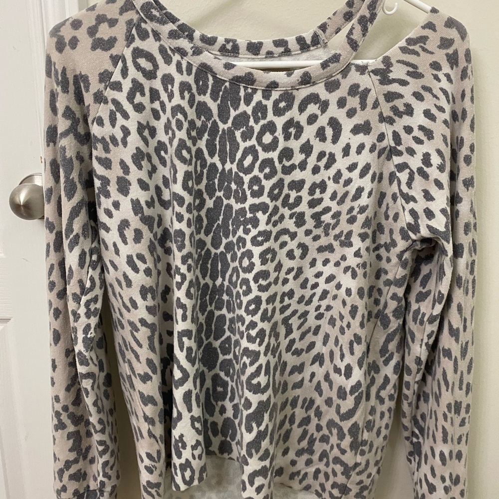 Chaser Gray Leopard Print Sweatshirt